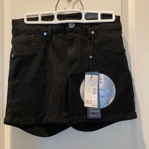 NWT Size 6 Black Denim Stretchy Shorts